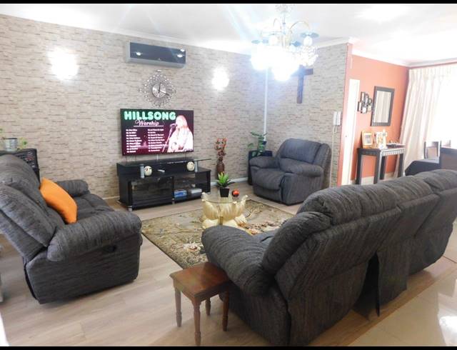 4 BEDROOM HOUSE FOR SALE IN ESCOMBE